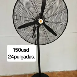 Ventilador de pedestal de 24pulgadas .