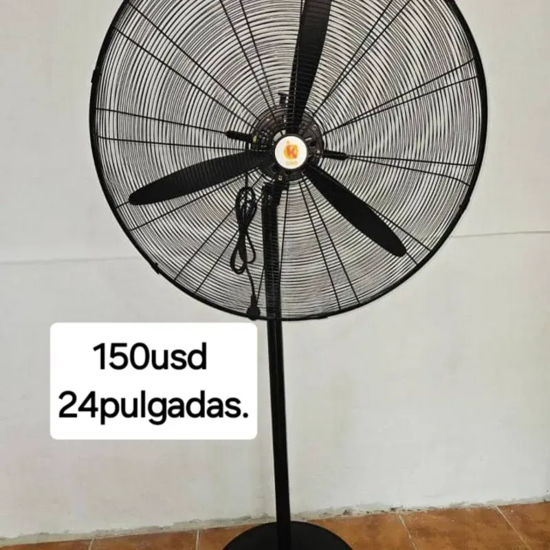 Ventilador de pedestal de 24pulgadas .