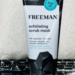 Exfoliante Scrub Freeman con carbón activado 