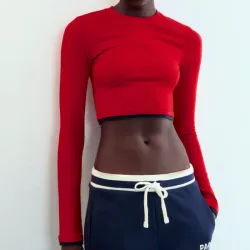 CAMISETA CORTA EFECTO DOBLE