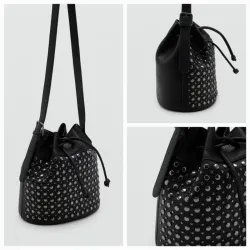 Cartera con tachuelas