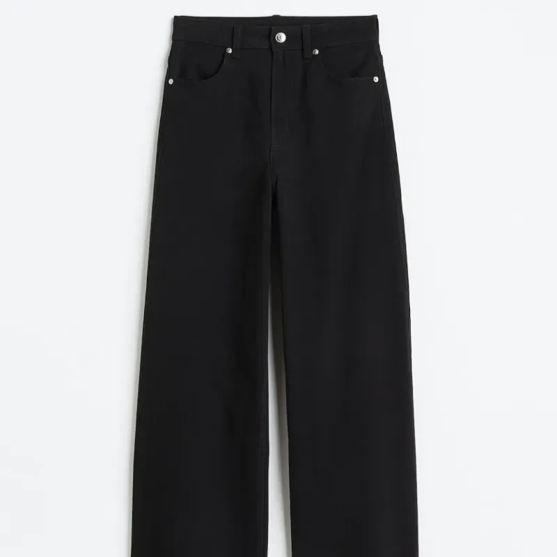 Pantalón amplio de sarga