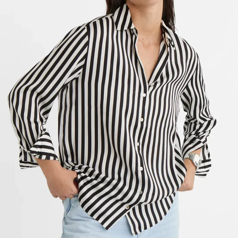 Camisa satén cuello solapa