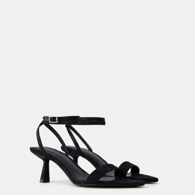 Sandalia tacón kitten punta