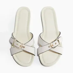 Sandalias con tiras cruzadas 
