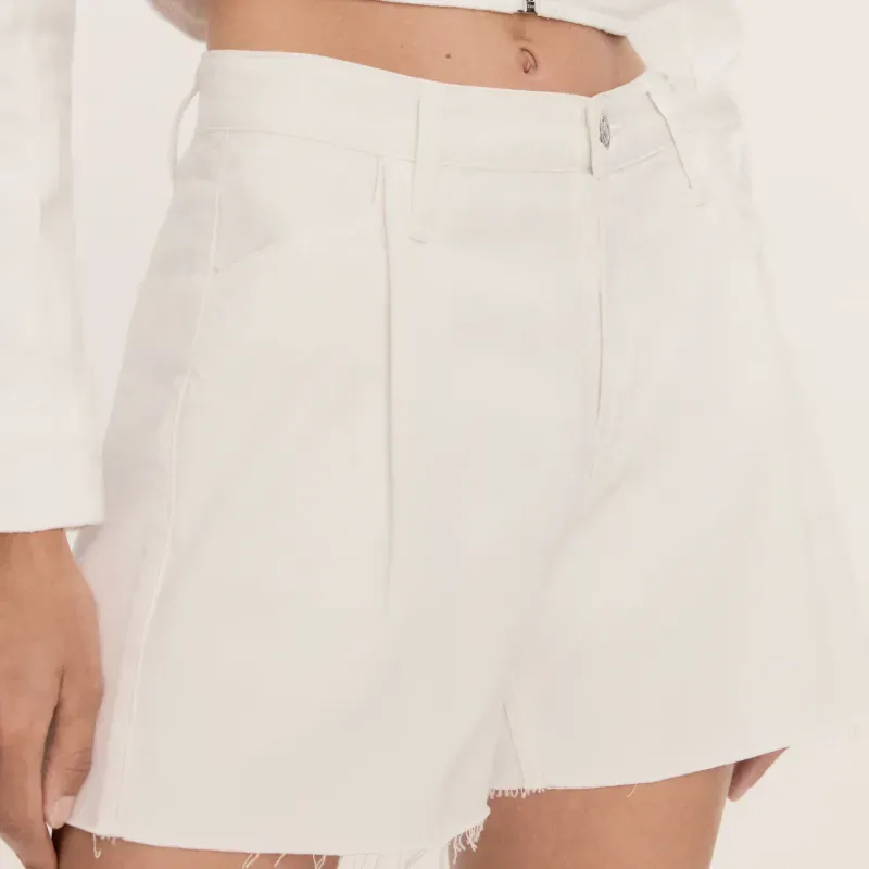 Short bajo deshilachado