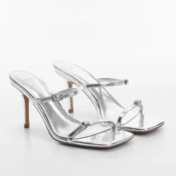 Sandalias tiras metalizadas