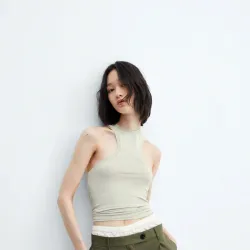 Top halter escotado