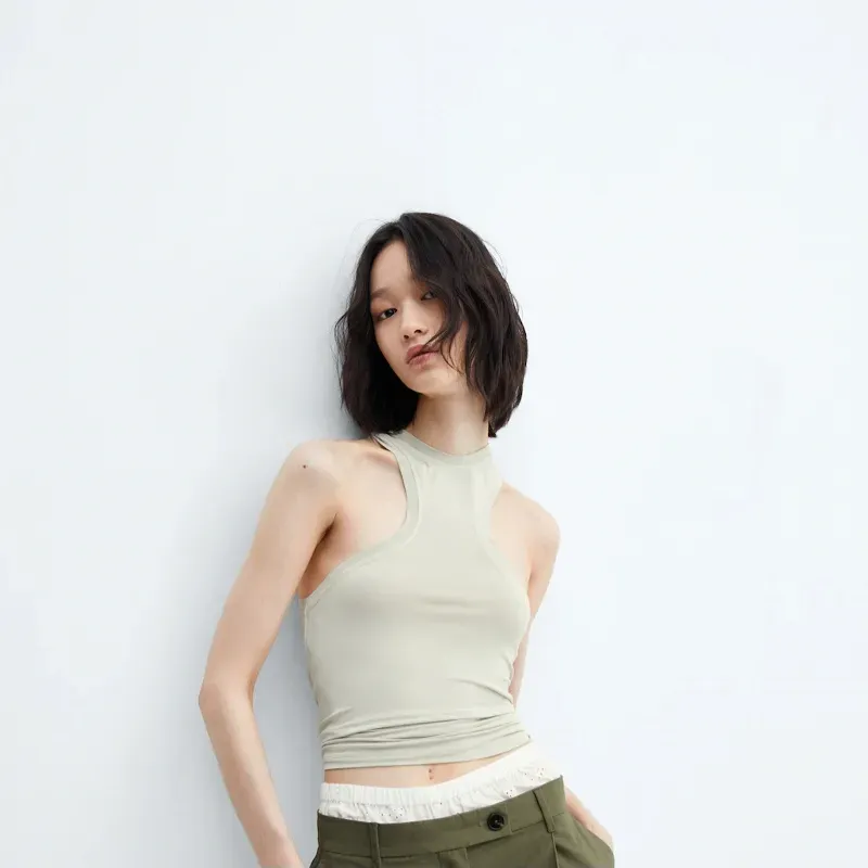 Top halter escotado