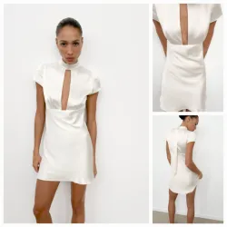 Vestido satinado abertura