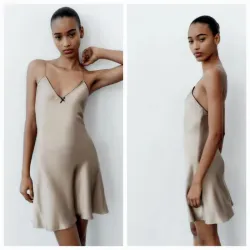 Vestido satinado con lacito