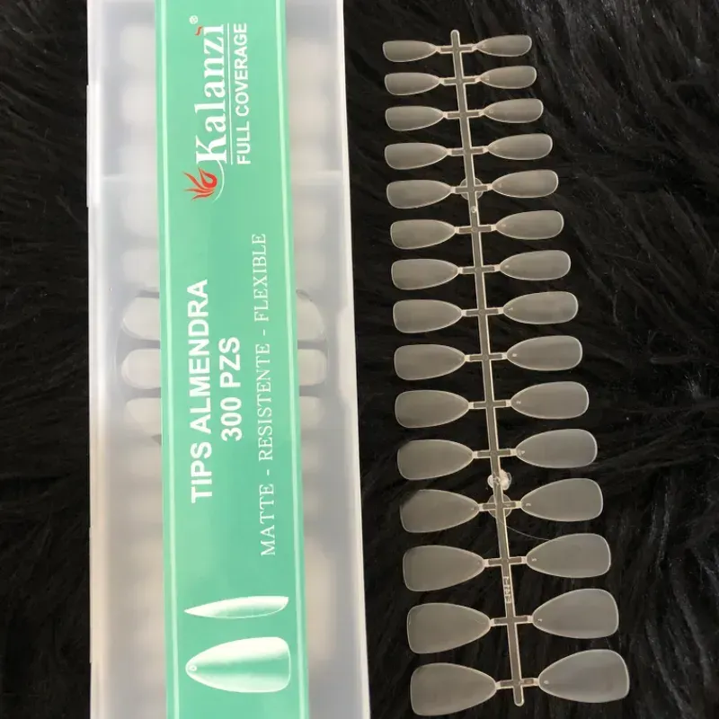 Caja de uñas soff gel kalanzi ( almendradas)