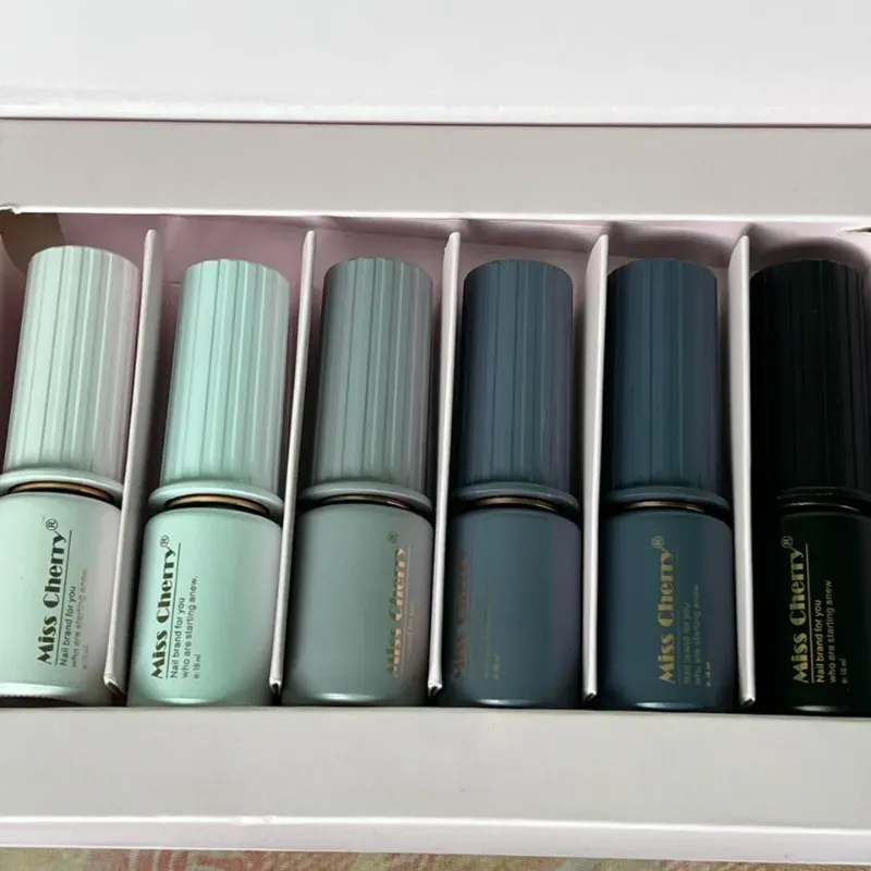 Esmaltes semipermanentes Miss Cherry 18 ml 