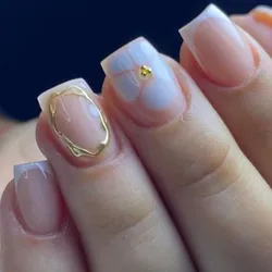 Acrílico en uñas cortas