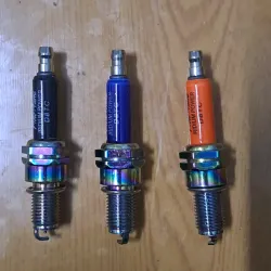 BUJIAS DE IRIDIUM  12MM D8TC PARA MOTOS CG 4T