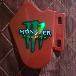 EMBELLECEDOR DE PINZA DE FRENO DELANTERO DERECHO 