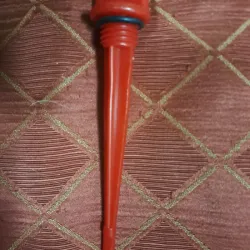 TAPON  PARA MEDIR ACEITE COLOR 🔴