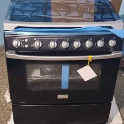 Cocina Frigidaire de 6 Hornillas