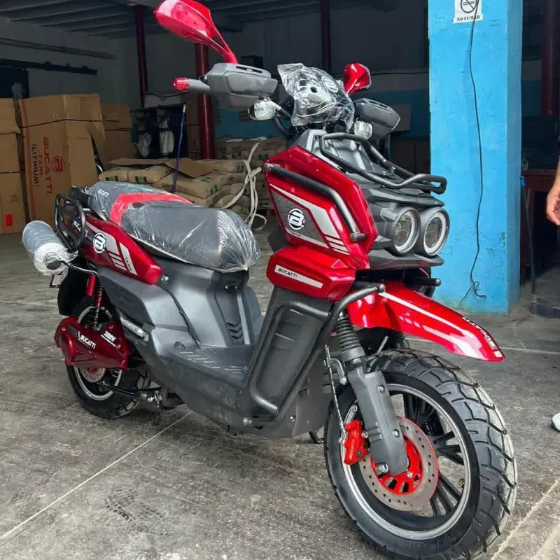 MOTO AUTOMÁTICA BUCATTI TANK 200CC