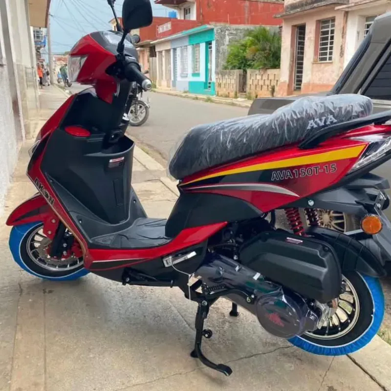 MOTO AUTOMÁTICA MARCA AVA AKON