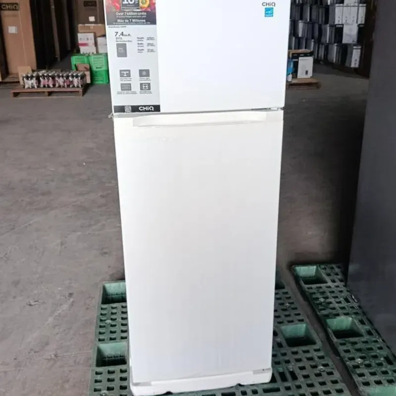 Refrigerador Chiq 7.4 pies 