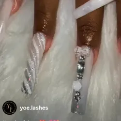 Uñas extra largas 