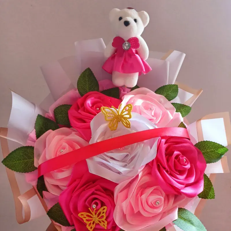 Ramo de rosas eternas 6000