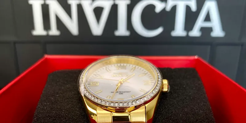 Invicta Mother of Pearl 40 mm