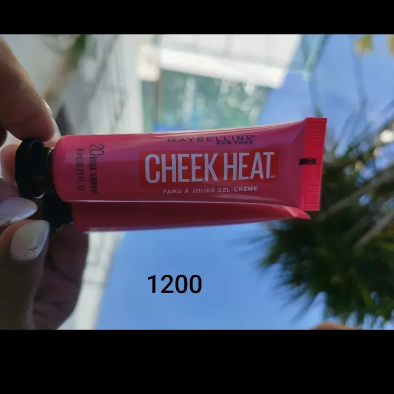 Rubor cheek