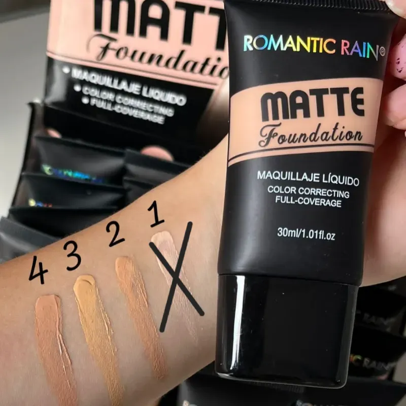 Base liquida con excelente cobertura Mate 