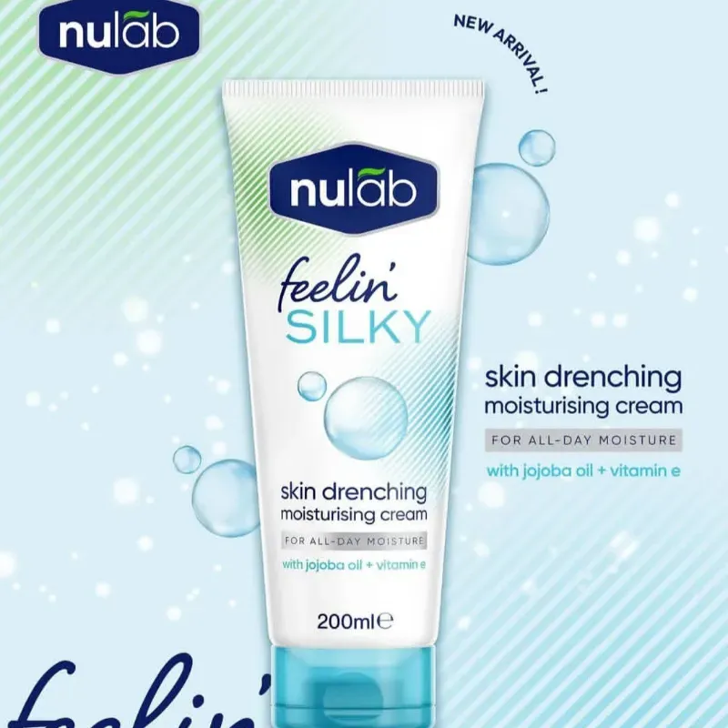 Crema hidratante que absorbe la piel. Con aceite de jojoba + vitamina E. 200ml