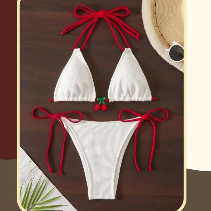 Bikini de cerezas