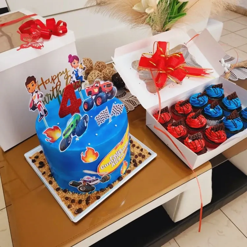 Cake + Cupcake (Docena)