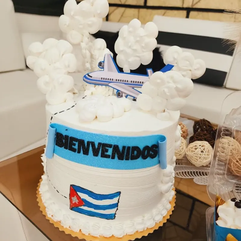 Cake de Bienvenida 3 Masas 2 Rellenos