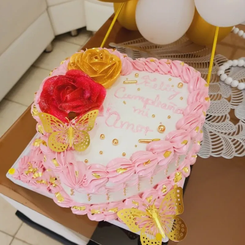 Cake Forma de Corazón + Globos