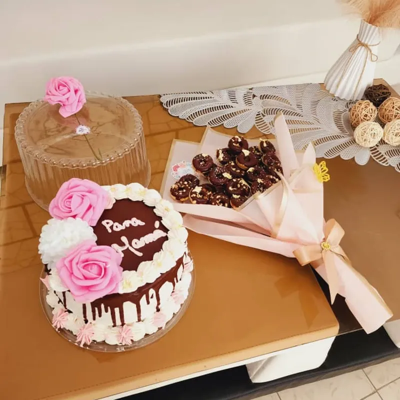 Cake + Ramo de Donas