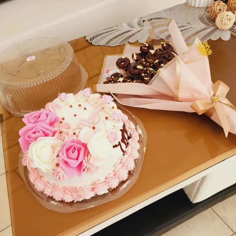 Cake + Ramo de Donas