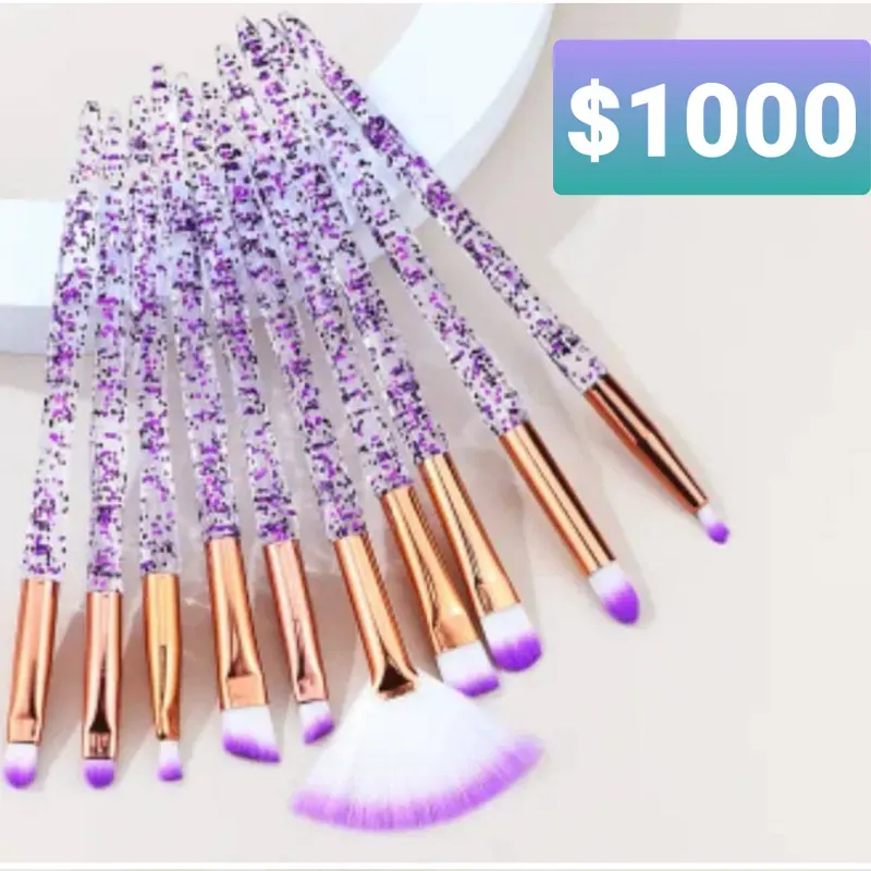 Brochas de maquillaje en color morado